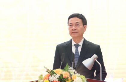 Bộ trưởng Nguyễn Mạnh Hùng